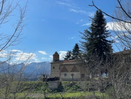 Borghi sperduti e chiese solitarie